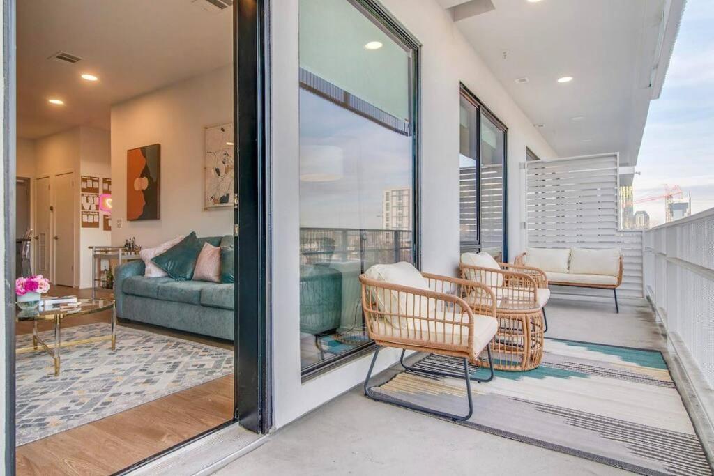 Stylish Downtown Condo W/ Pool & Parking Nashville Eksteriør bilde