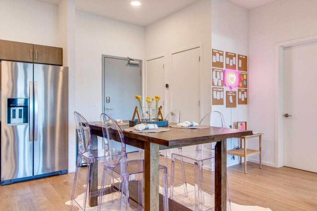 Stylish Downtown Condo W/ Pool & Parking Nashville Eksteriør bilde