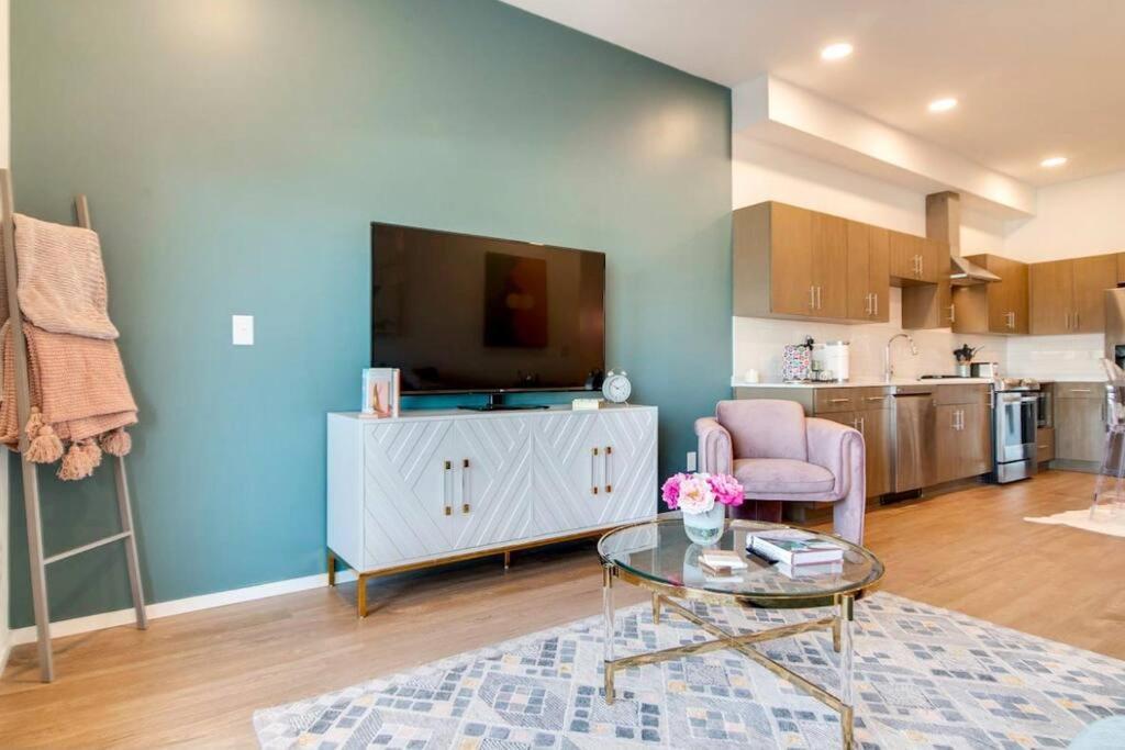 Stylish Downtown Condo W/ Pool & Parking Nashville Eksteriør bilde